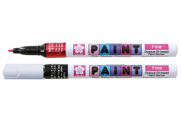 Bút sơn Sakura nét 1.0mm đầu tròn nhỏ đánh dấu trên kim loại nhựa