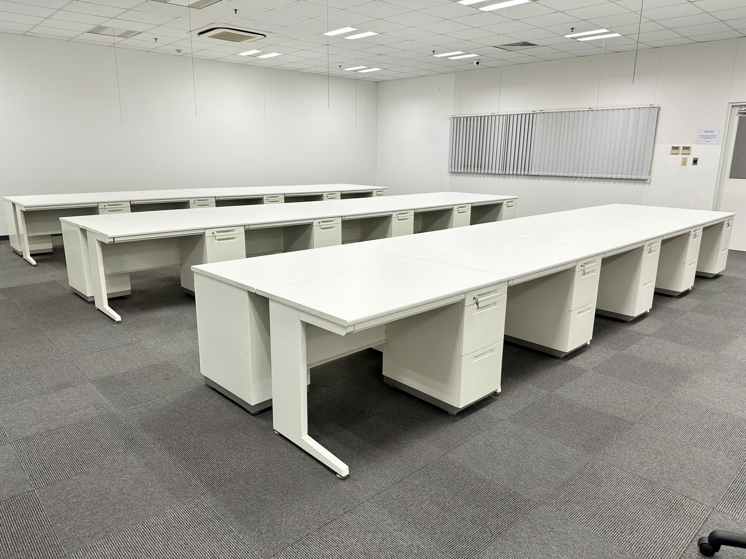 THÁNG 07.2025 - LẮP ĐẶT BÀN SẮT OKAMURA 8VH22R MJ59 TRẮNG - KHÁCH HÀNG KCN LONG ĐỨC
